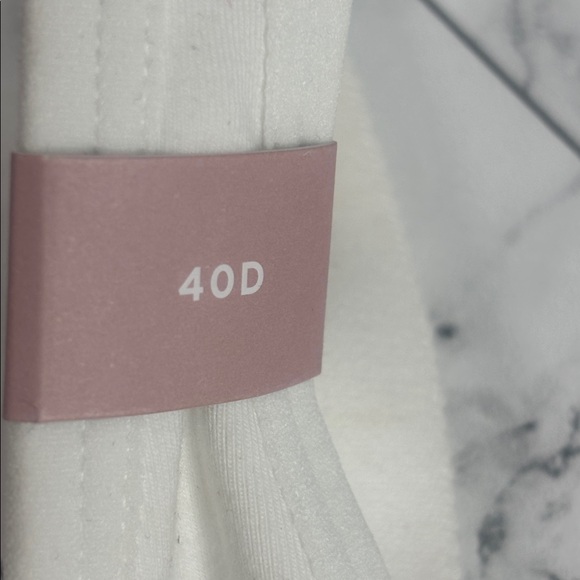 NWT Cacique Lane Bryant Womens Bra White Unlined Full Coverage NO WIRE 40D - Picture 10 of 13